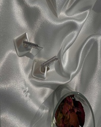 YAYA WHITE HOOP EARRING WITH DANGLING SQUARE PEARL